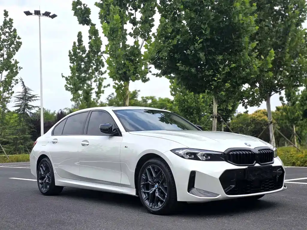 BMW 3 Series 2025