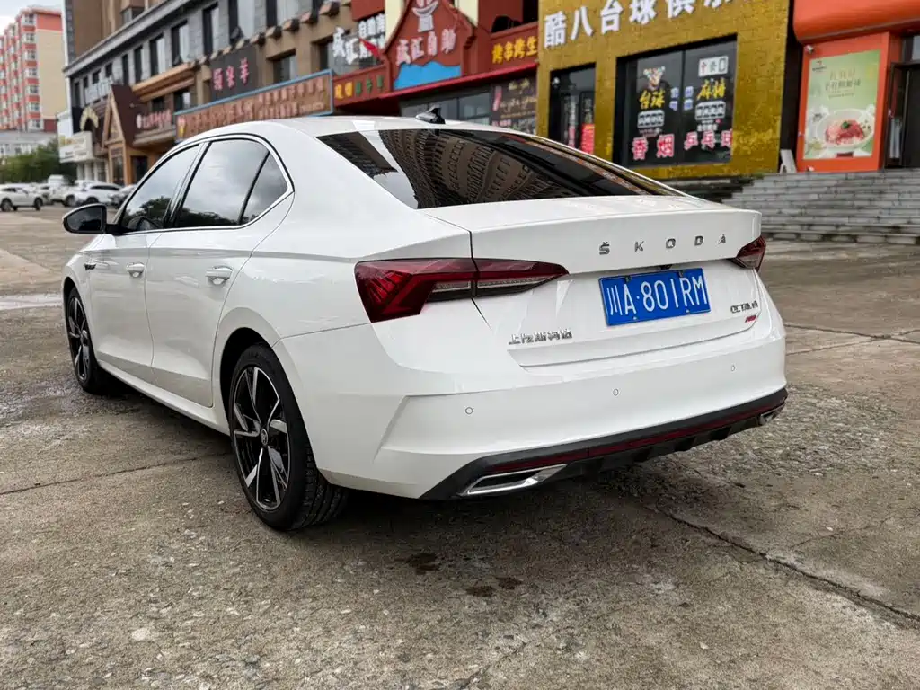 Skoda Octavia 2022 — фото 4