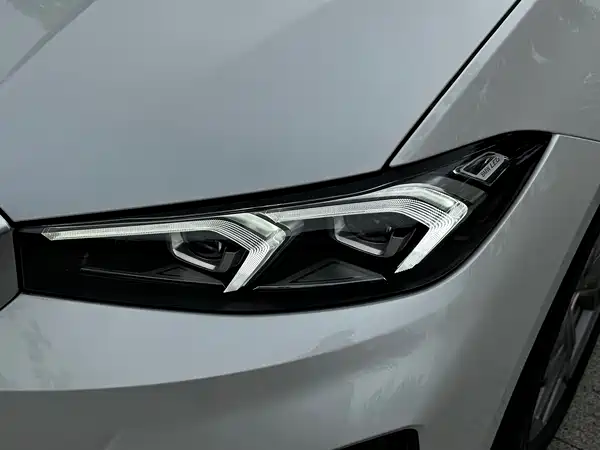 BMW i3 2025