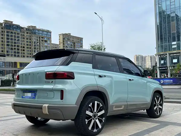 Geely ICON 2023
