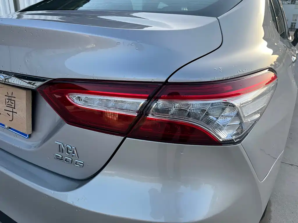 Toyota Camry 2019 — фото 12
