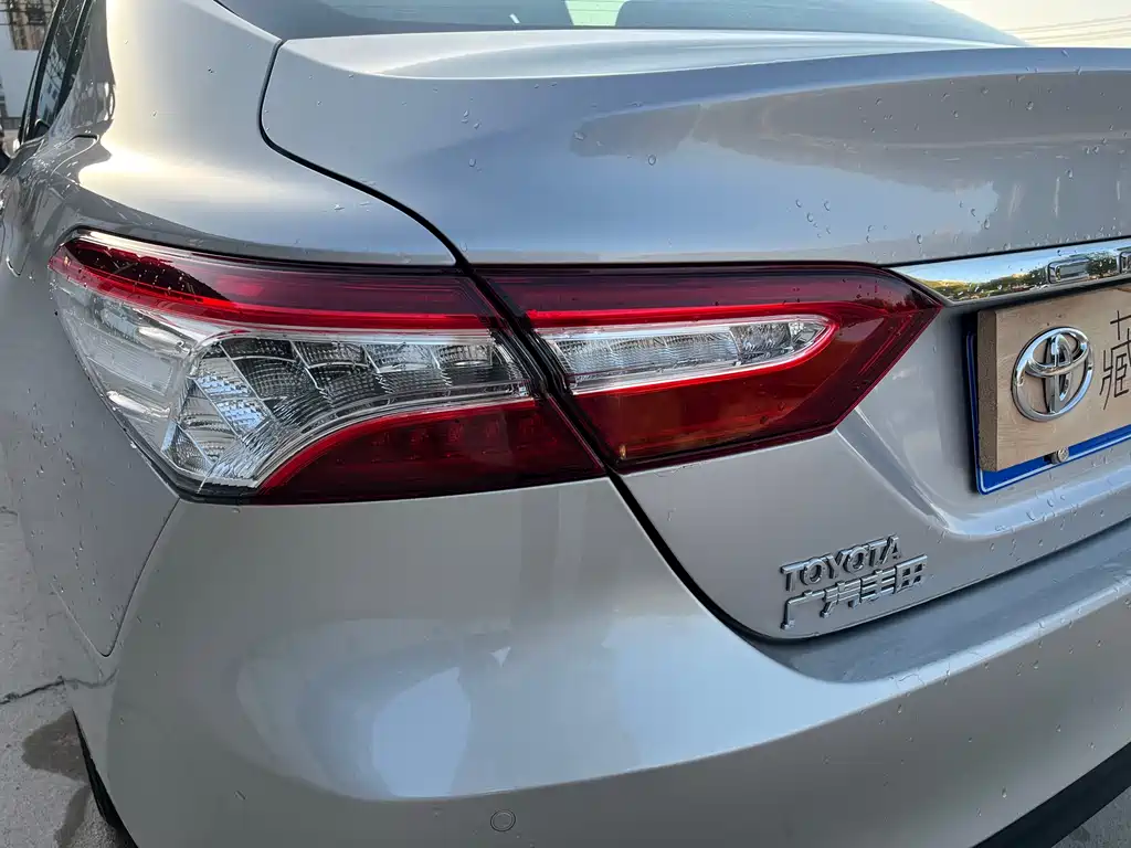 Toyota Camry 2019 — фото 9