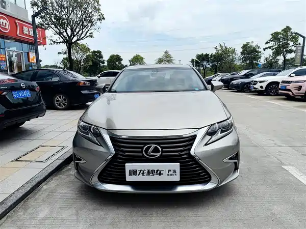 Lexus ES 2017