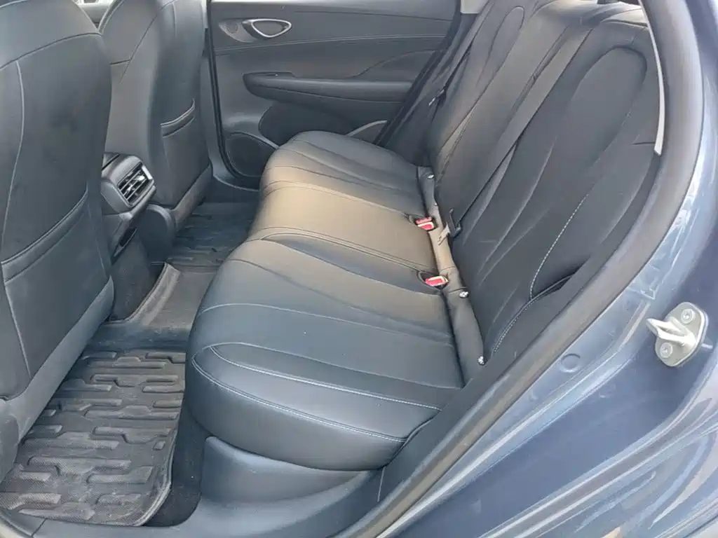 BYD Seal 05 DM-i 2025 — фото 17