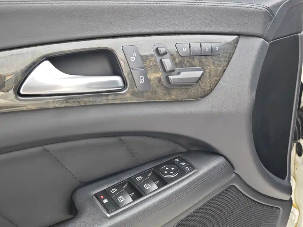 Mercedes-Benz CLS 2013 — фото 18