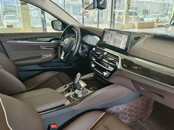 BMW 5 Series 2021