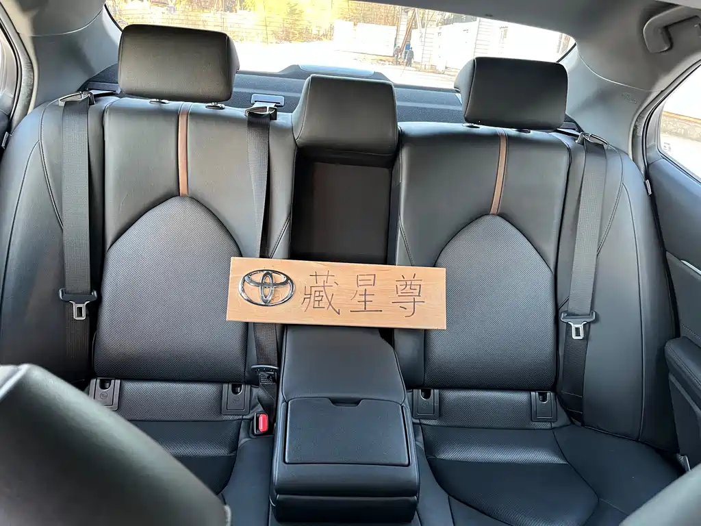 Toyota Camry 2019 — фото 38