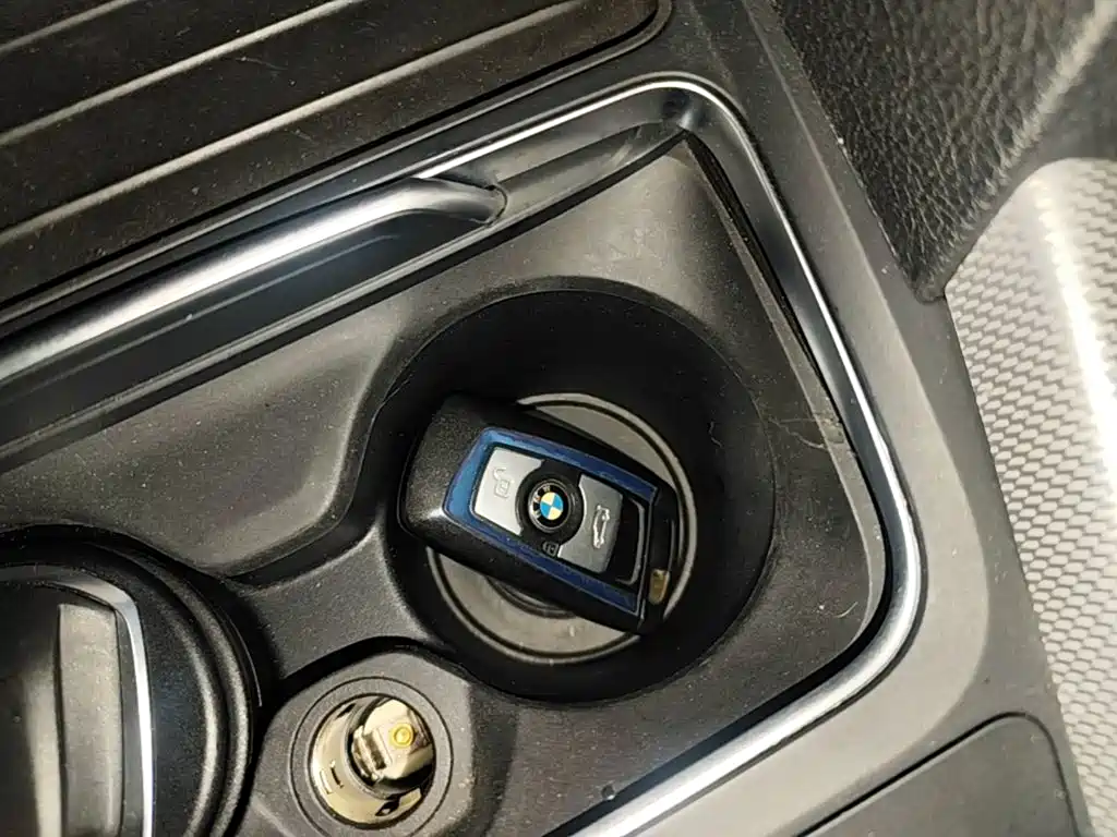 BMW 3 Series 2017 — фото 9