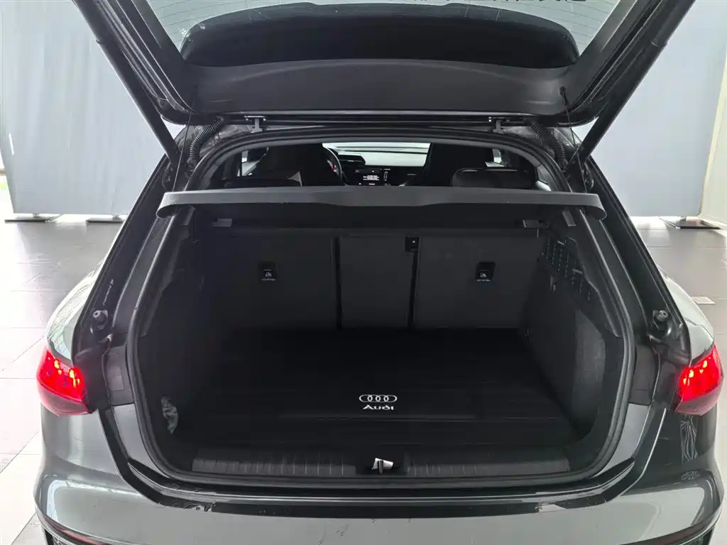 Audi A3 2024 — фото 10