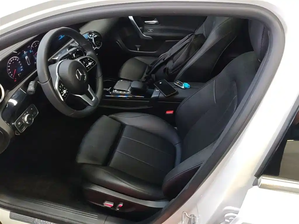 Mercedes-Benz A-Class 2022 — фото 15