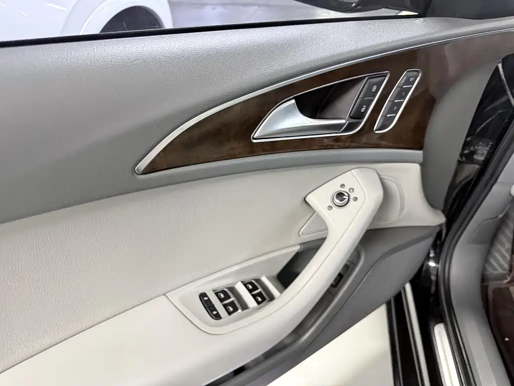 Audi A6 2014 — фото 10