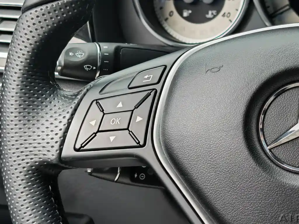 Mercedes-Benz E-Class 2014 — фото 17