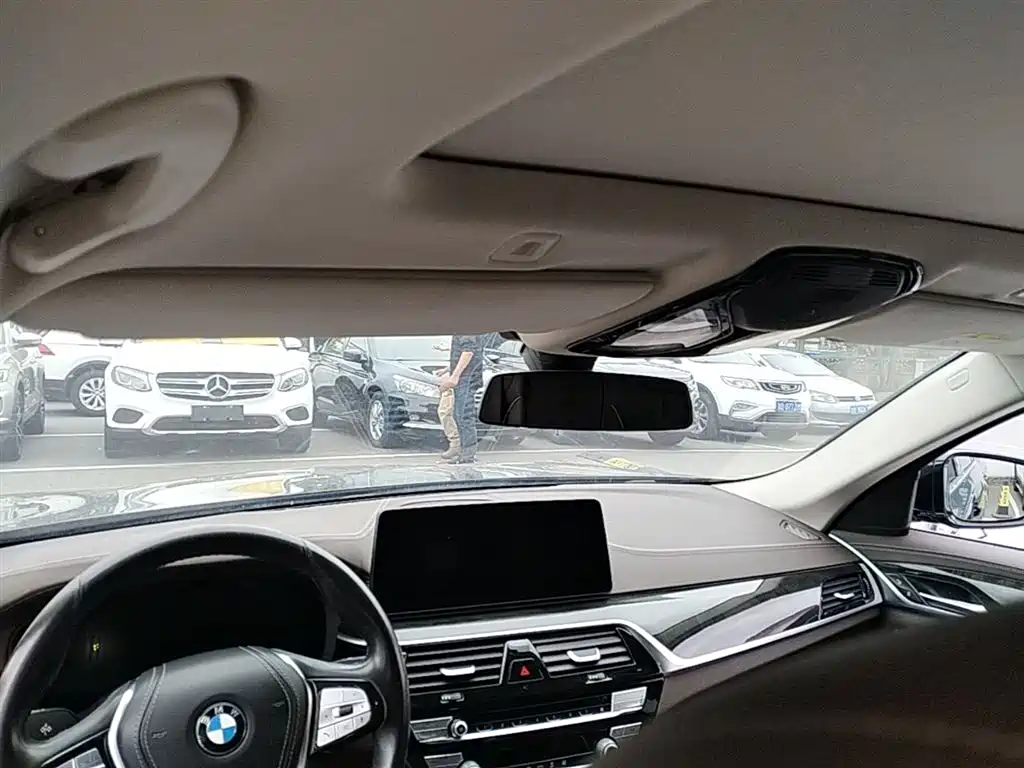 BMW 5 Series 2022 — фото 18