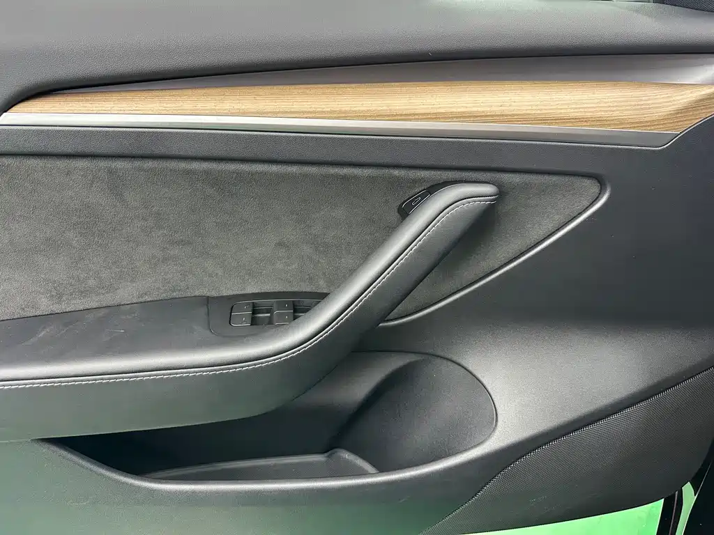 Tesla Model 3 2023 — фото 19