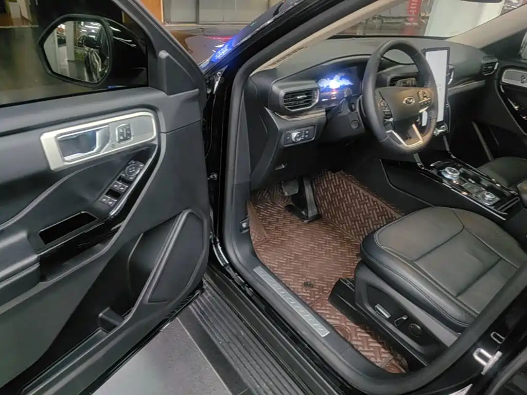 Ford Explorer 2021 — фото 16