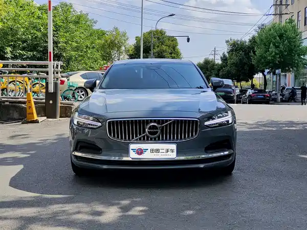 Volvo S90 2022