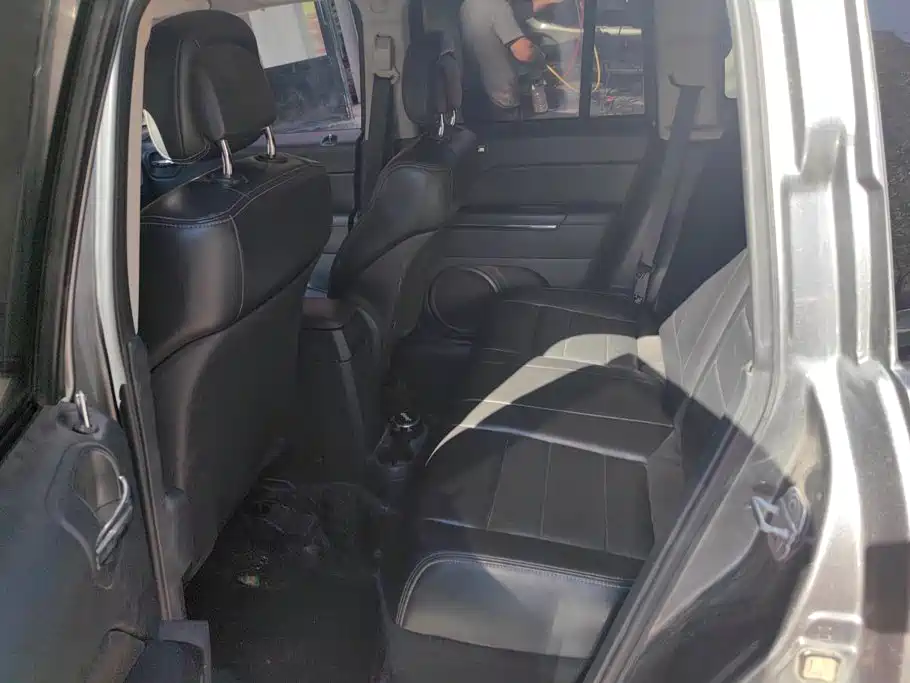Jeep Compass 2012 — фото 10