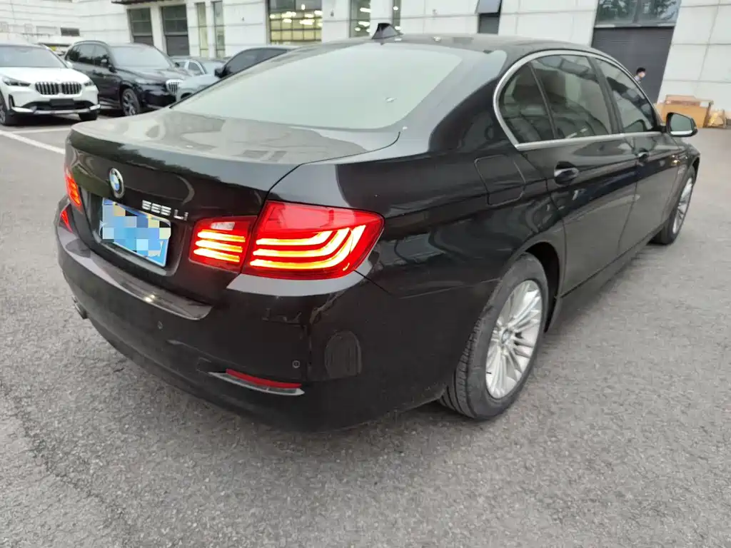 BMW 5 Series 2016 — фото 3