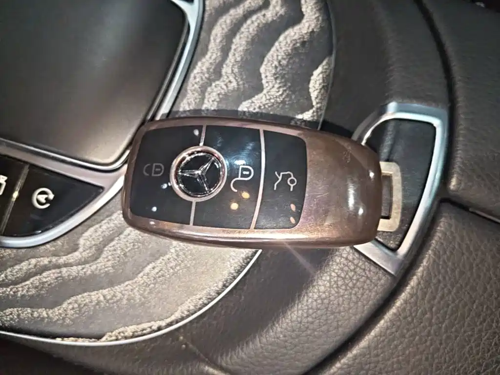 Mercedes-Benz E-Class 2021 — фото 9