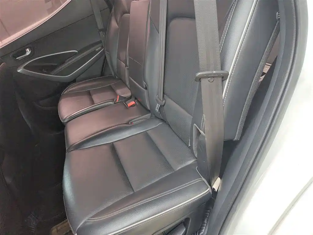 Hyundai Santa Fe 2018 — фото 20