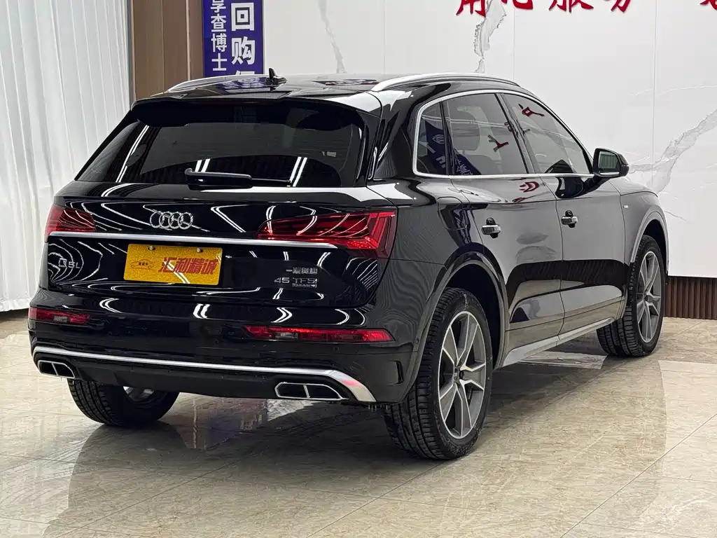 Audi Q5L 2021 — фото 23