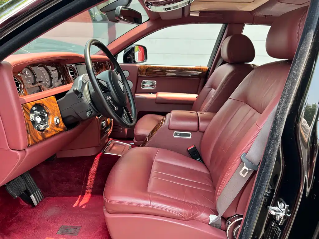 Rolls-Royce Phantom 2015 — фото 10