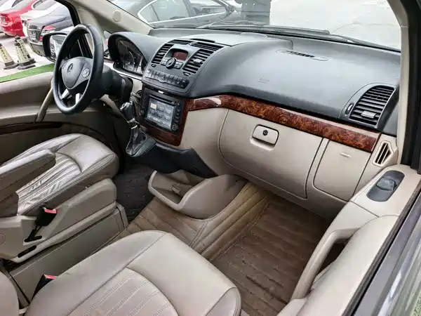 Mercedes-Benz Viano 2013