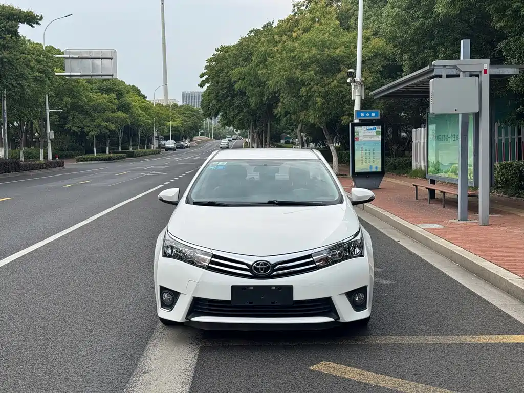 Toyota Corolla 2018 — фото 2
