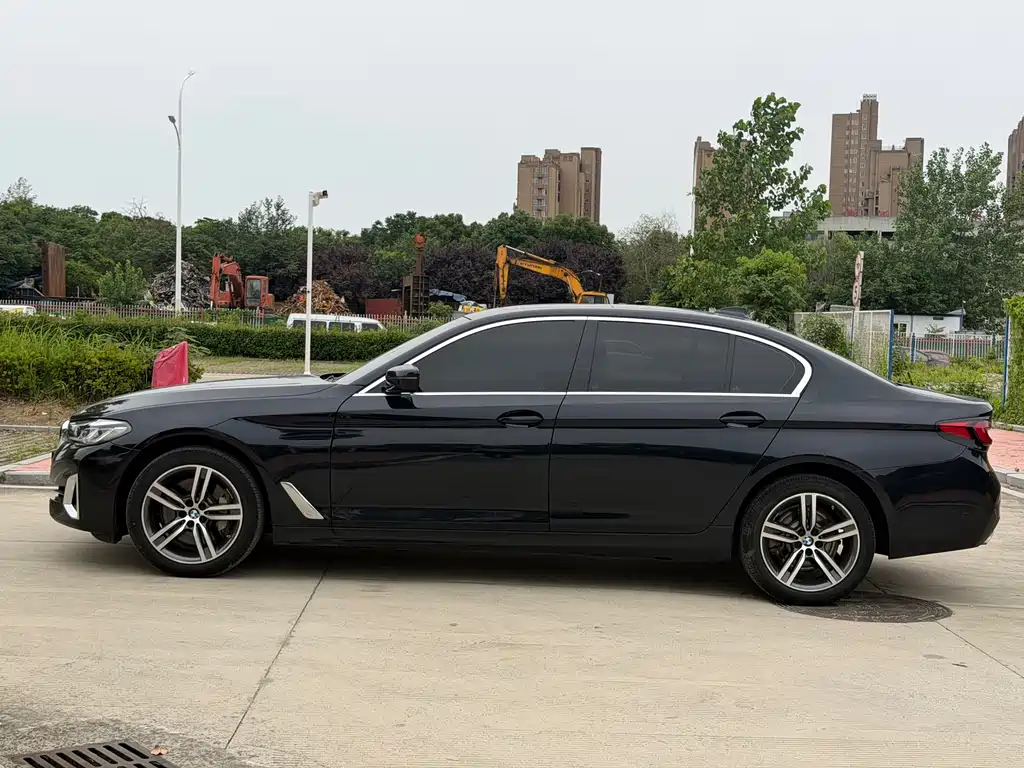 BMW 5 Series 2023