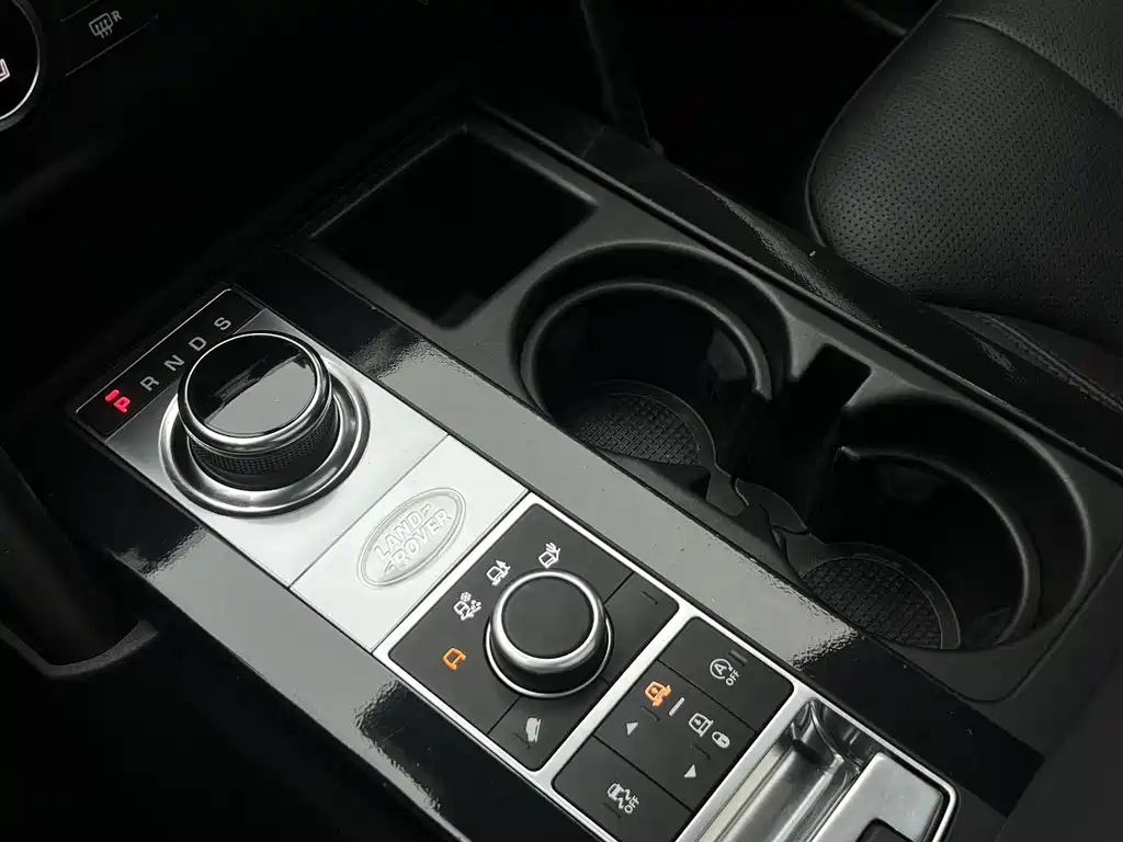 Land Rover Discovery 2020 — фото 29