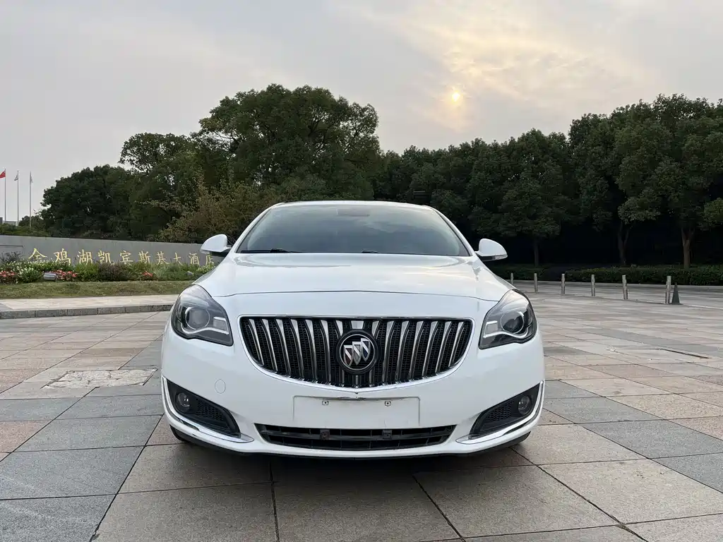 Buick Regal 2013 — фото 2