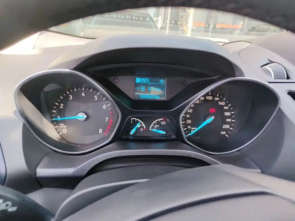 Ford Kuga 2017 — фото 12