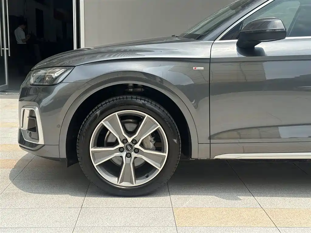Audi Q5L 2021 — фото 18