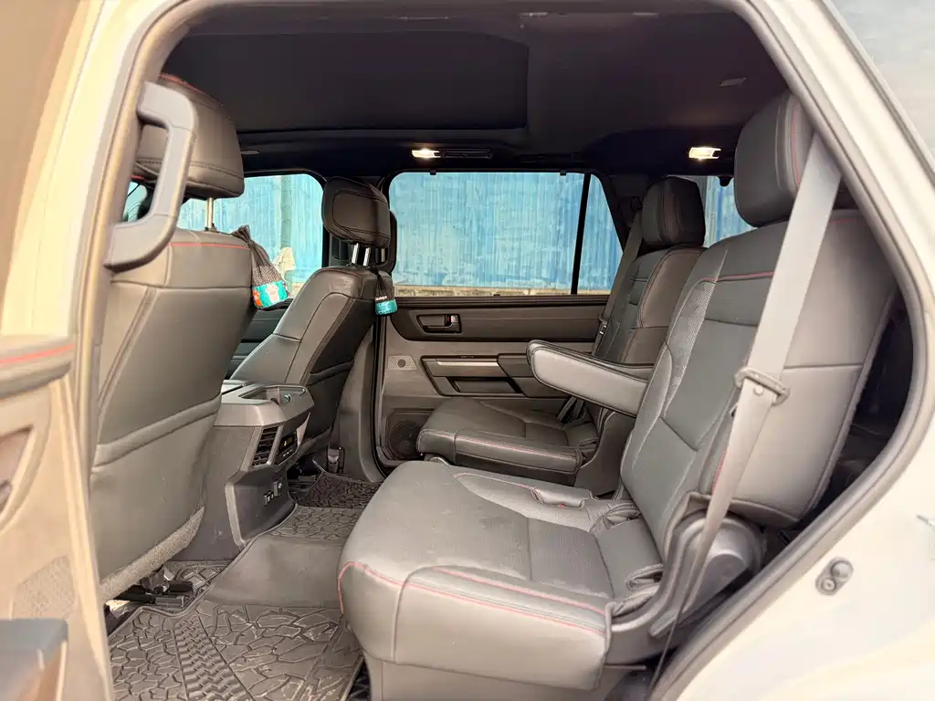 Toyota Sequoia 2024 — фото 15