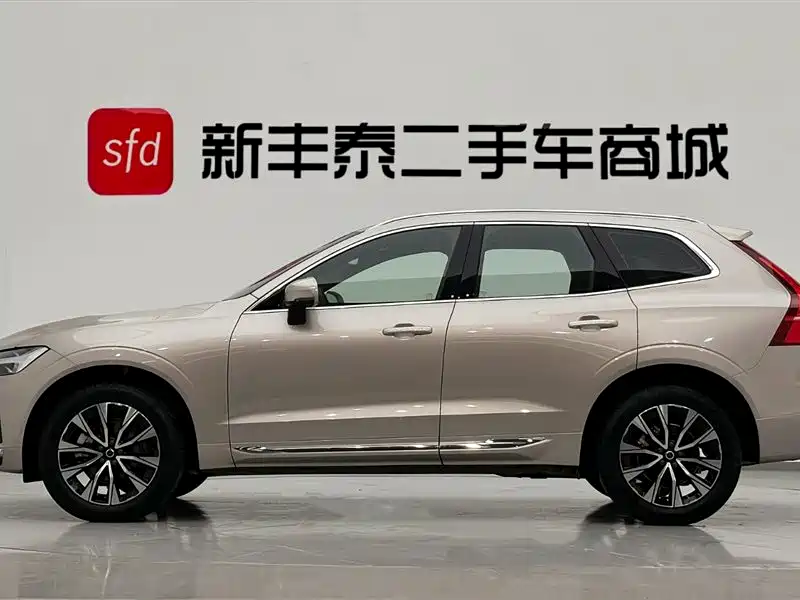 Volvo XC60 2025 — фото 4