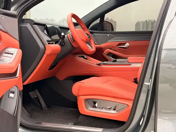 BYD Tang L 2025