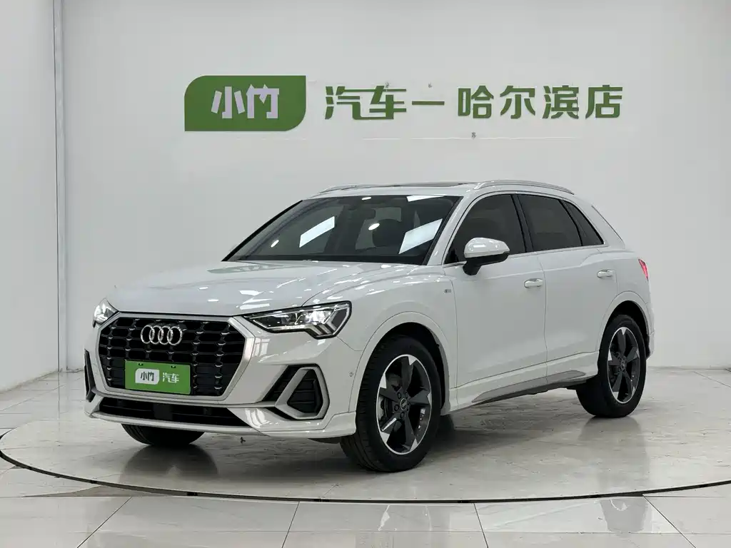 Audi Q3 2022 — фото 1