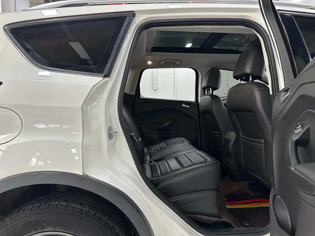Ford Kuga 2021 — фото 11