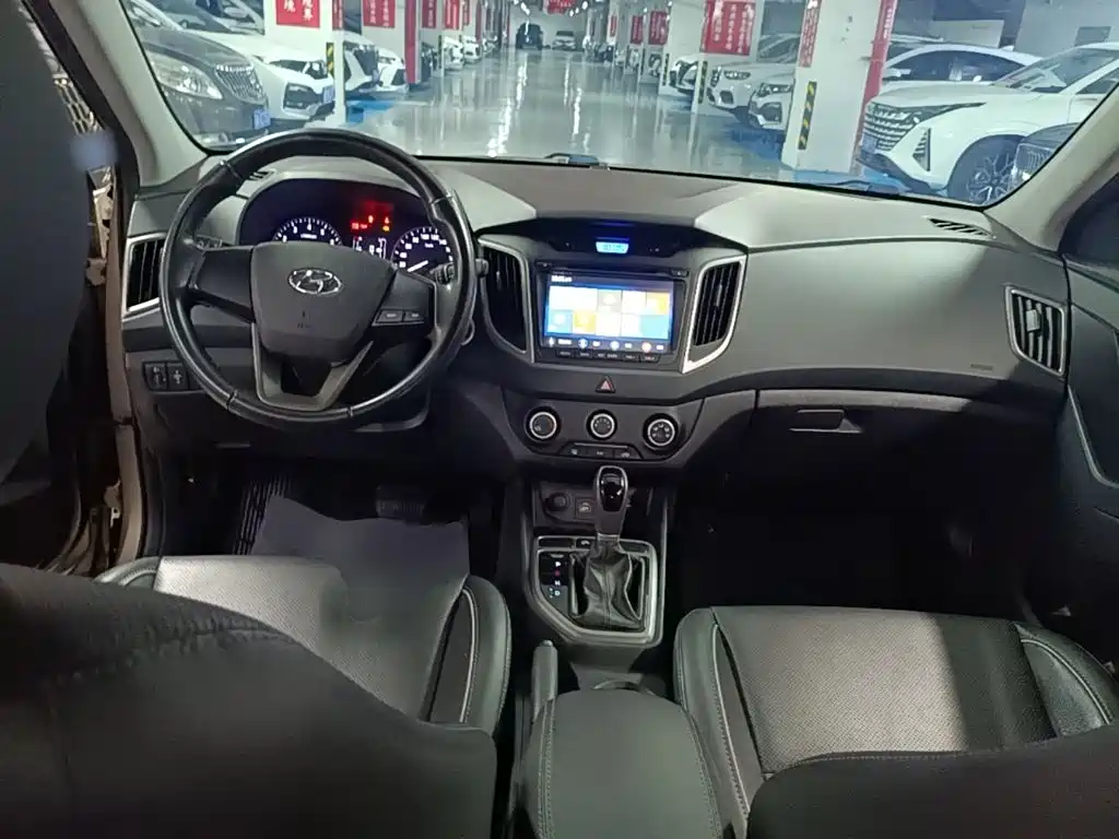 Hyundai ix25 2015 — фото 10