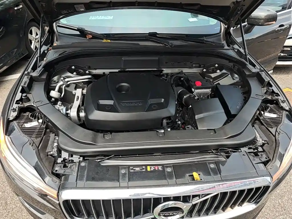 Volvo XC60 2020 — фото 20