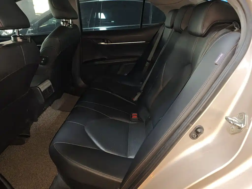 Toyota Camry 2019 — фото 13