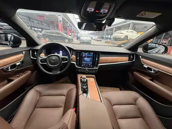 Volvo S90 2024