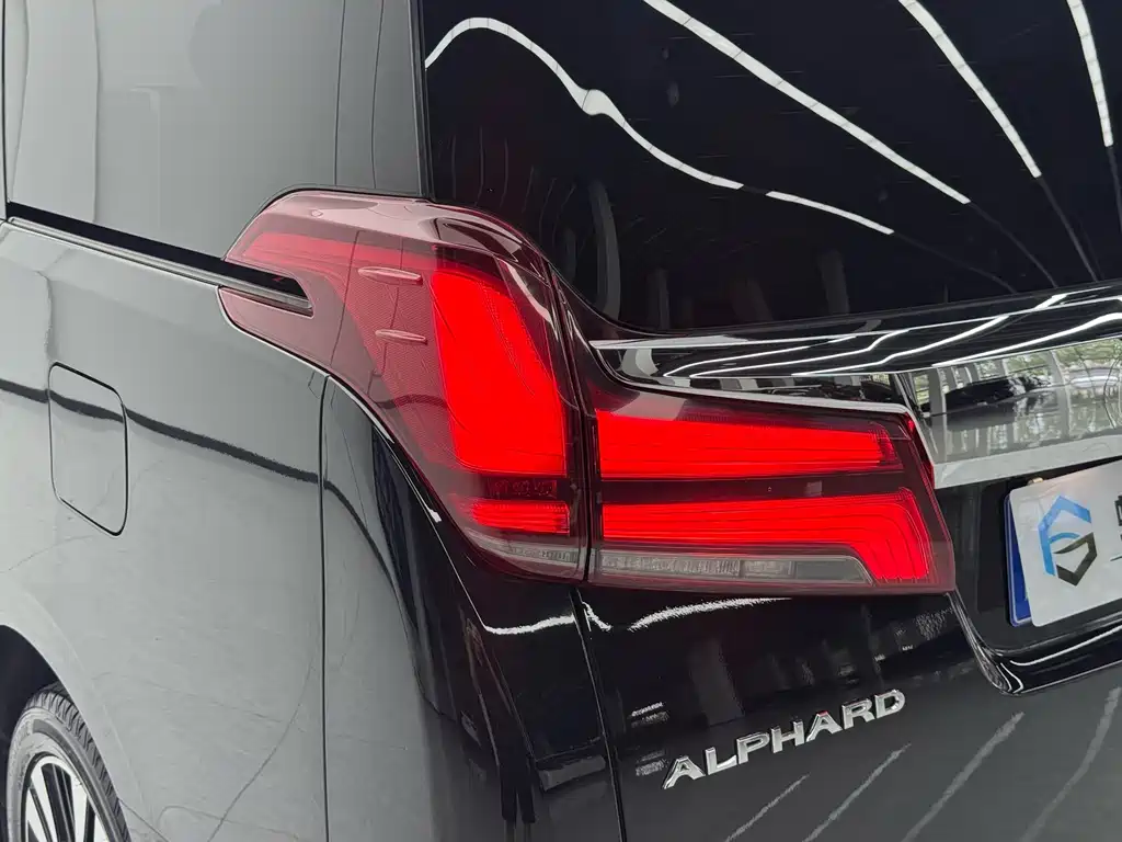 Toyota Alphard 2019 — фото 24