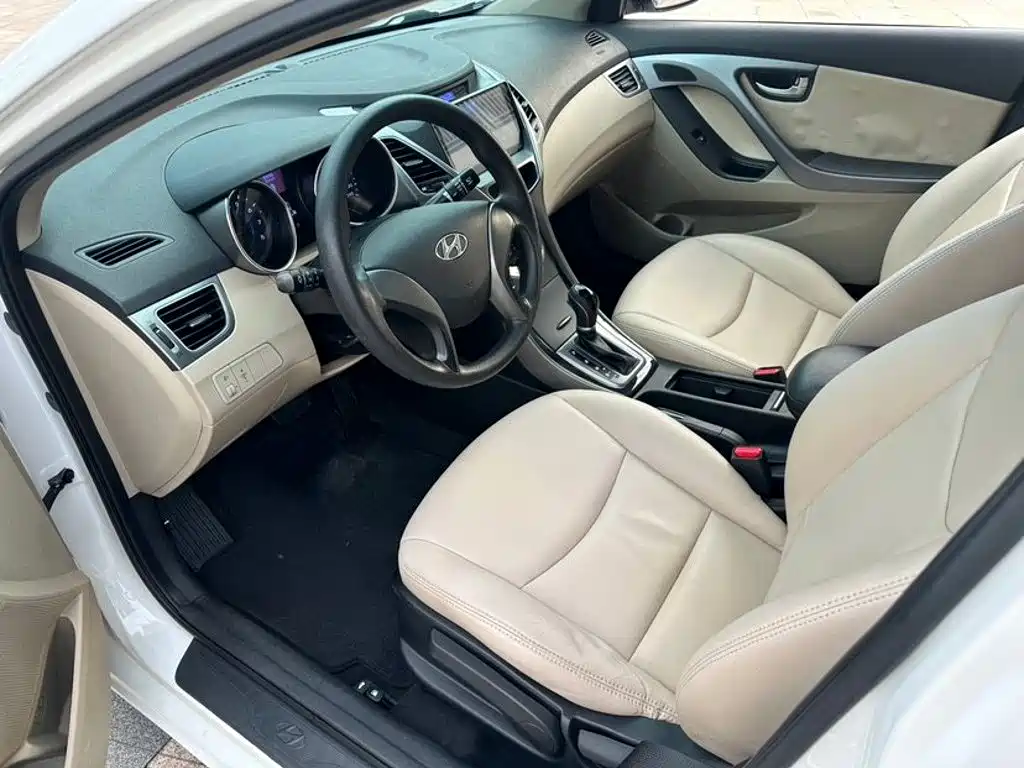 Hyundai Elantra Langdong 2015 — фото 7