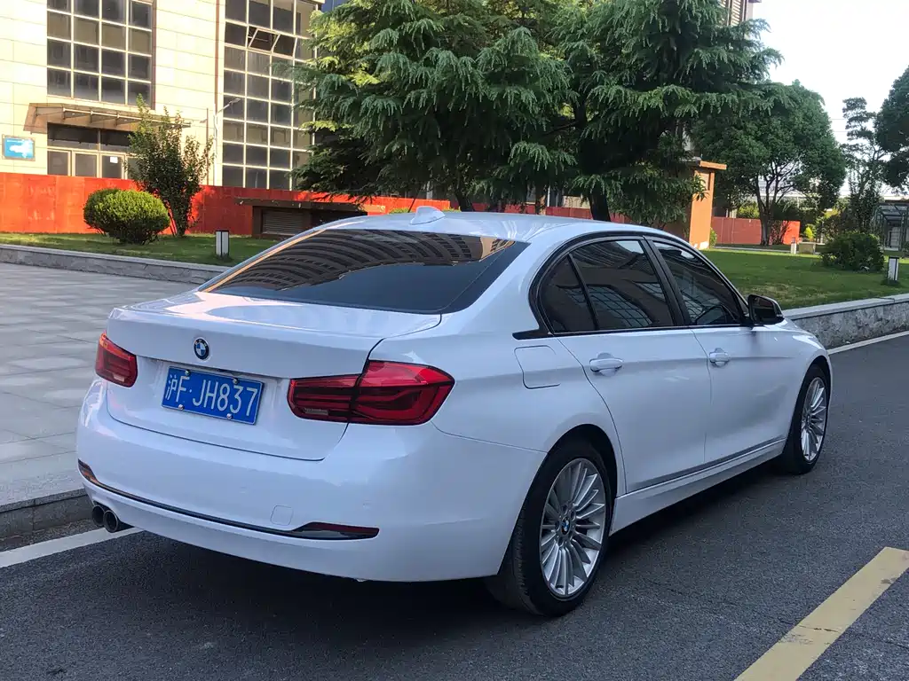 BMW 3 Series 2018 — фото 4