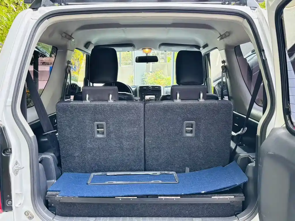 Suzuki Jimny 2013 — фото 13