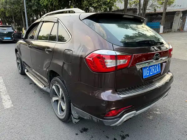 BYD S7 2015