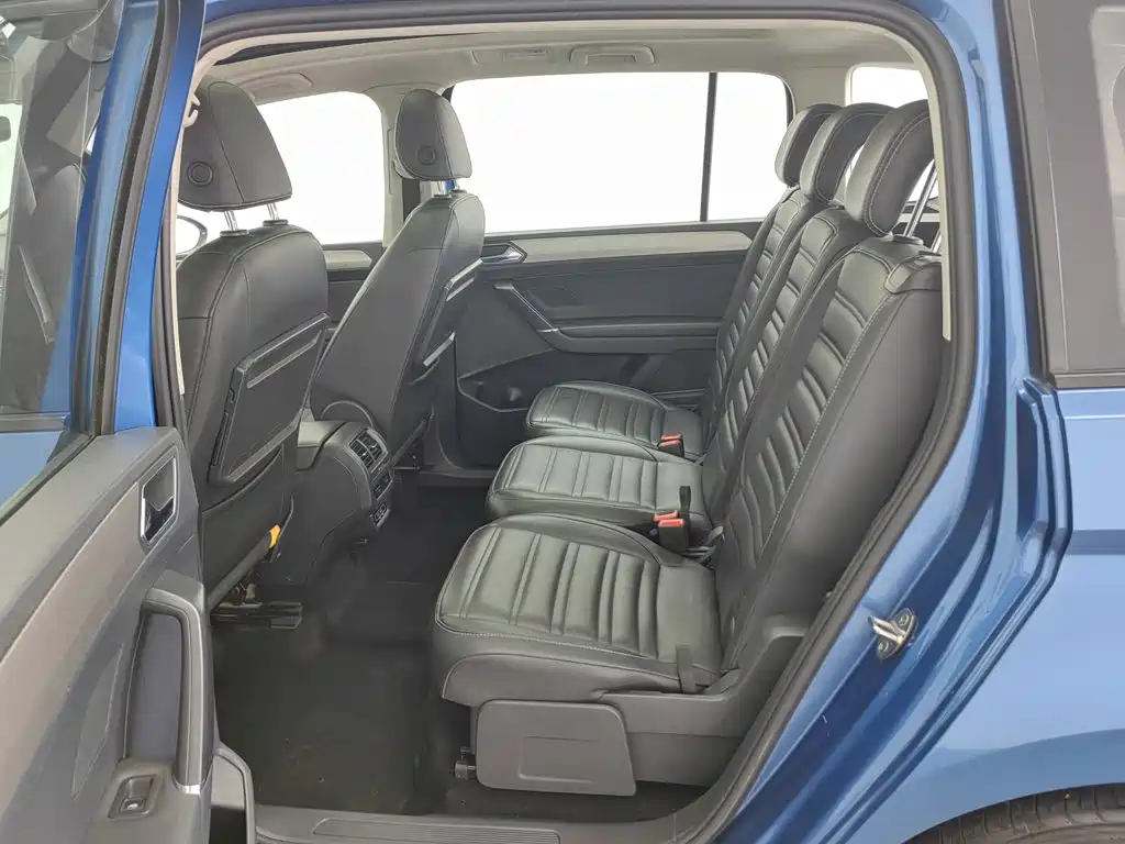 Volkswagen Touran 2018 — фото 15