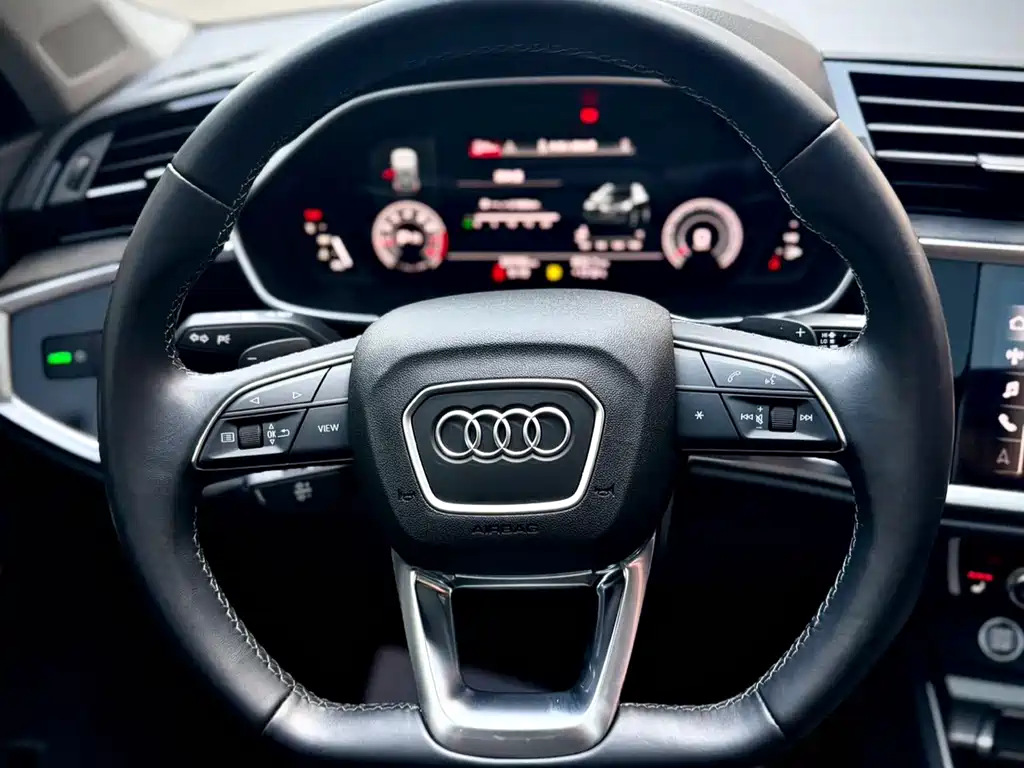 Audi Q3 2022 — фото 23