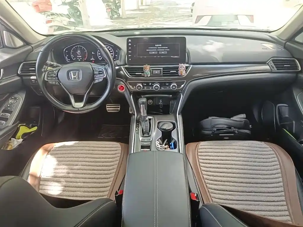 Honda Accord 2022 — фото 10